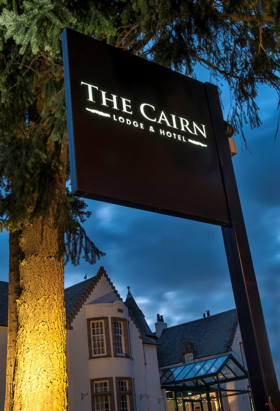 011 Cairn Lodge