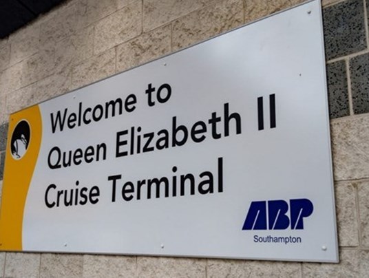 Internal Signage Welcomes Passengers From Around The Globe