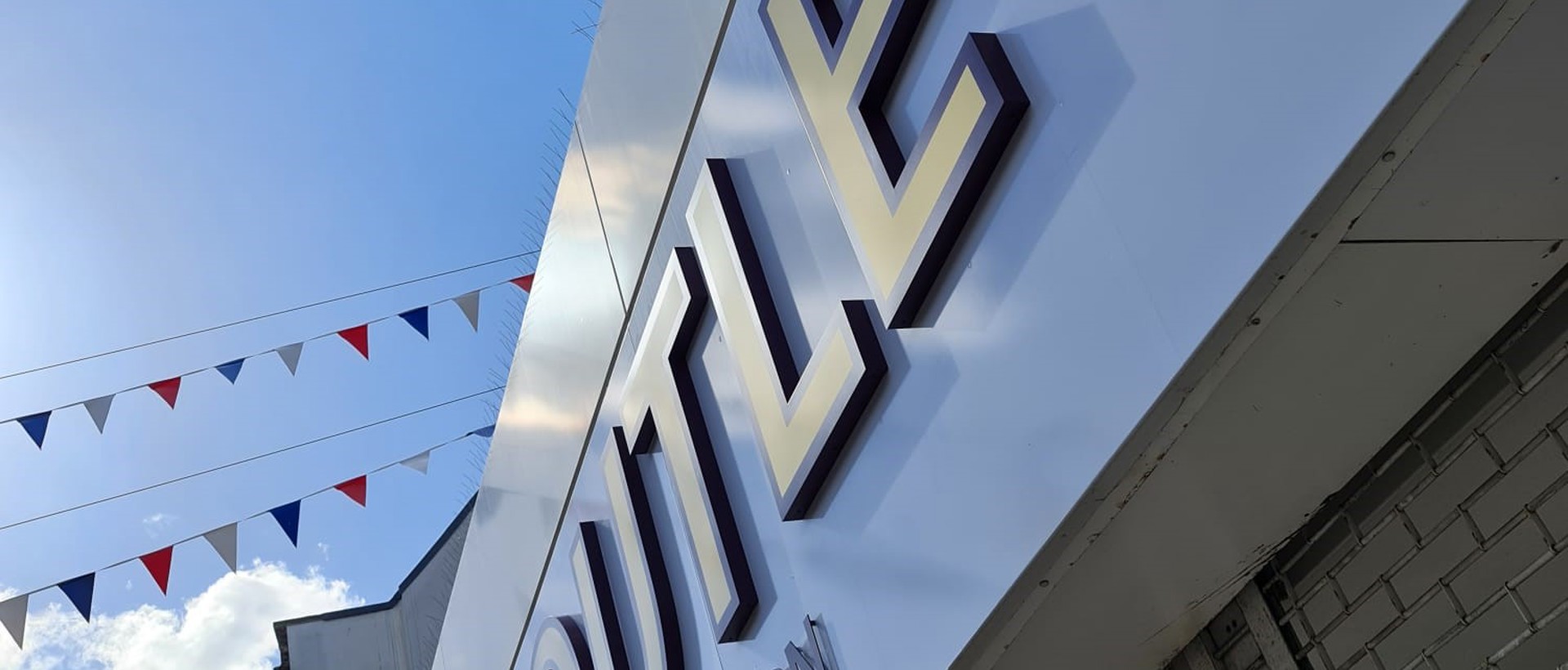 Exterior Signs & Graphics in Enfield - Signs Express