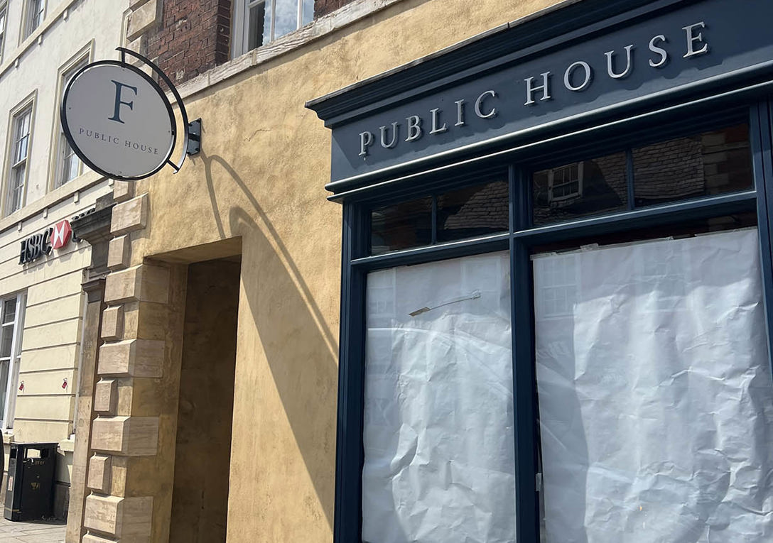 Fletchers Public House acrylic lettering fascia sign with projected round sign 