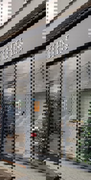 Flat cut lettering & logos