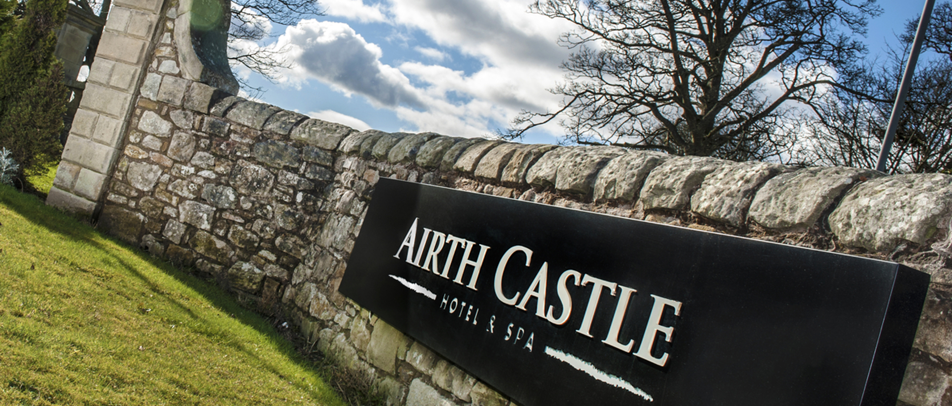 Flat cut letters sign