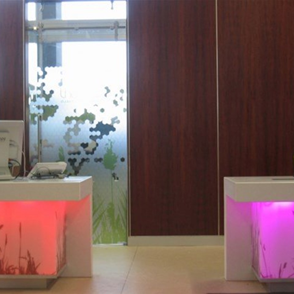 94 541 Single Colour Prints On To Rgb Led Mood Lightboxes Full Colour Prints Onto Clear Vinyl Then Applied