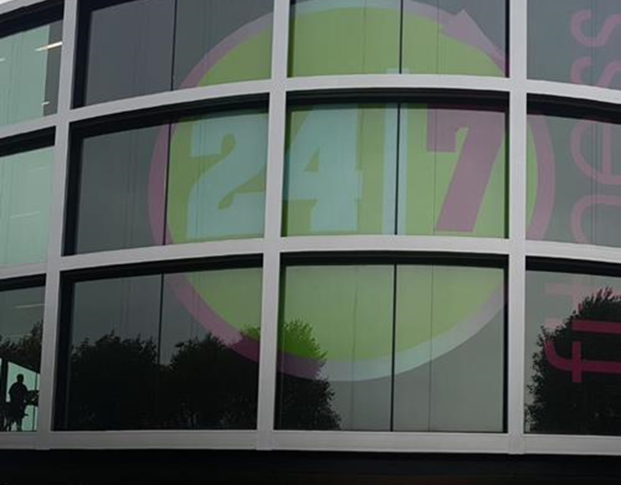 24/7 - Large Window
