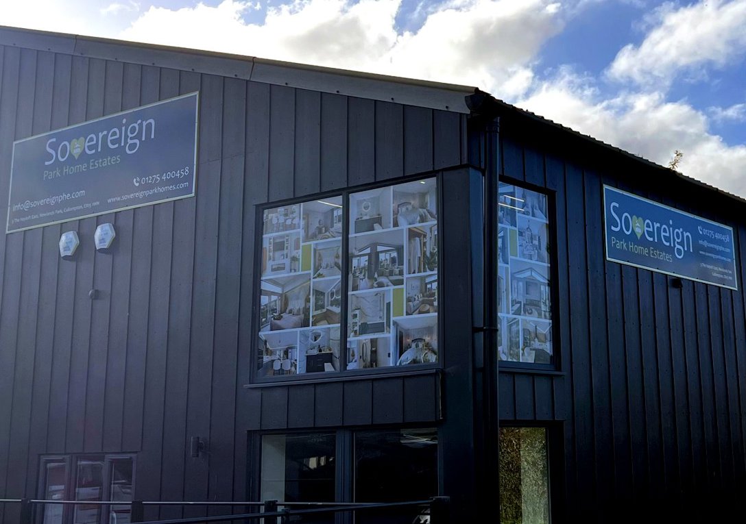 3mm Aluminium Composite Fascia Signs With Gloss Laminated Digital Printed Graphics 