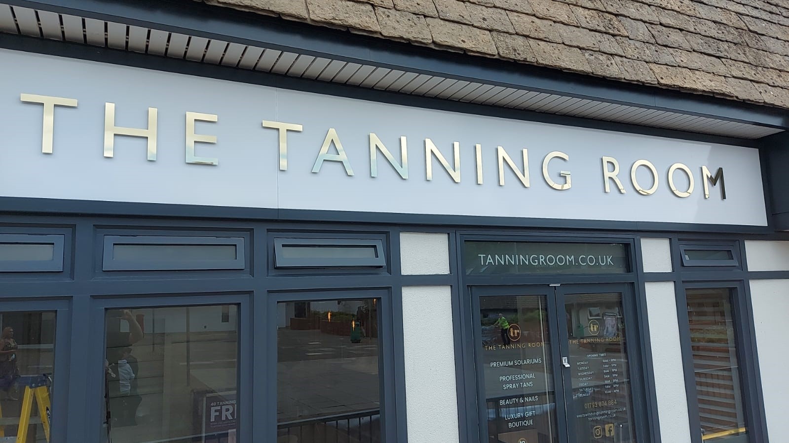 Signs Express Swindon Give The Tanning Room a Makeover