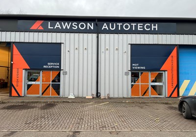 Lawson Auto Tech Falkirk, Fascia sign panel & wrapping of external cladding & glazing to create a dramatic effect